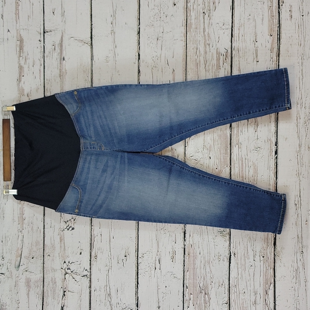 NWOT - Isabel Skinny Crop Jeans